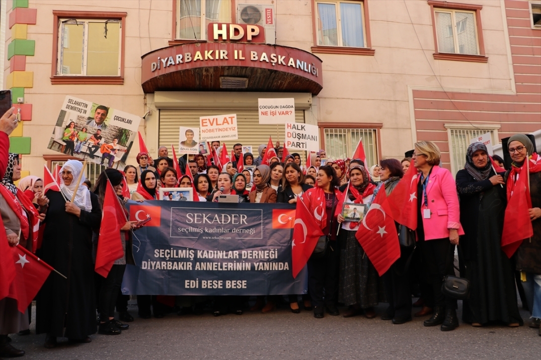 DİYARBAKIR - Kadın derneğinden Diyarbakır annelerine ziyaret