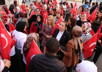 DİYARBAKIR - Kadın derneğinden Diyarbakır annelerine ziyaret