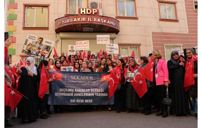 DİYARBAKIR - Kadın derneğinden Diyarbakır annelerine ziyaret